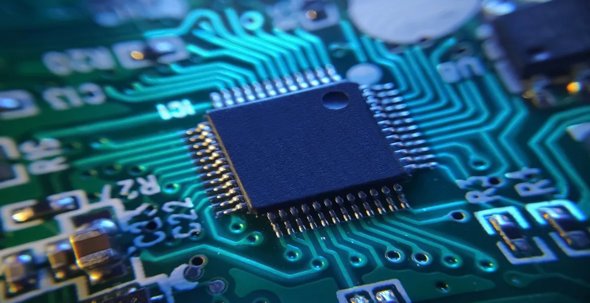 Updates on the semiconductor industry, technology breakthroughs, and market trends.