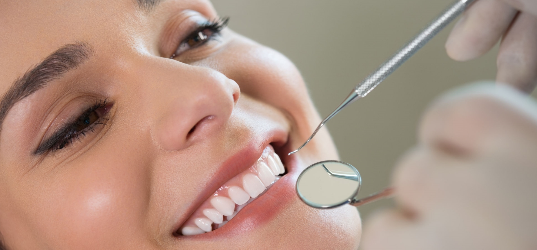 Zahnprophylaxe erhält gesunde Zähne bis ins hohe Alter.