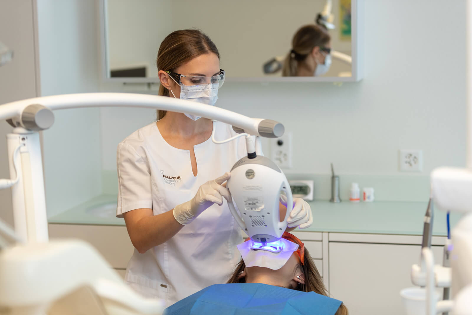 Bleaching – die wirksame Methode für die Zahnaufhellung. Weisse Zähne durch Bleaching beim Zahnarzt: die professionelle Zahnaufhellung