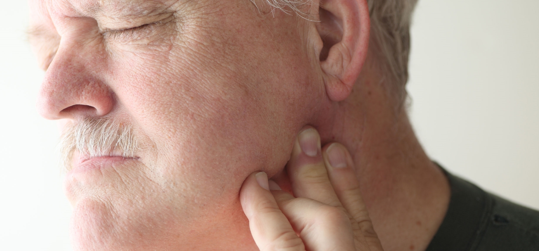 Kiefergelenkerkrankungen sind oft die Ursache für körperliche Schmerzen – der Zahnarzt hilft.