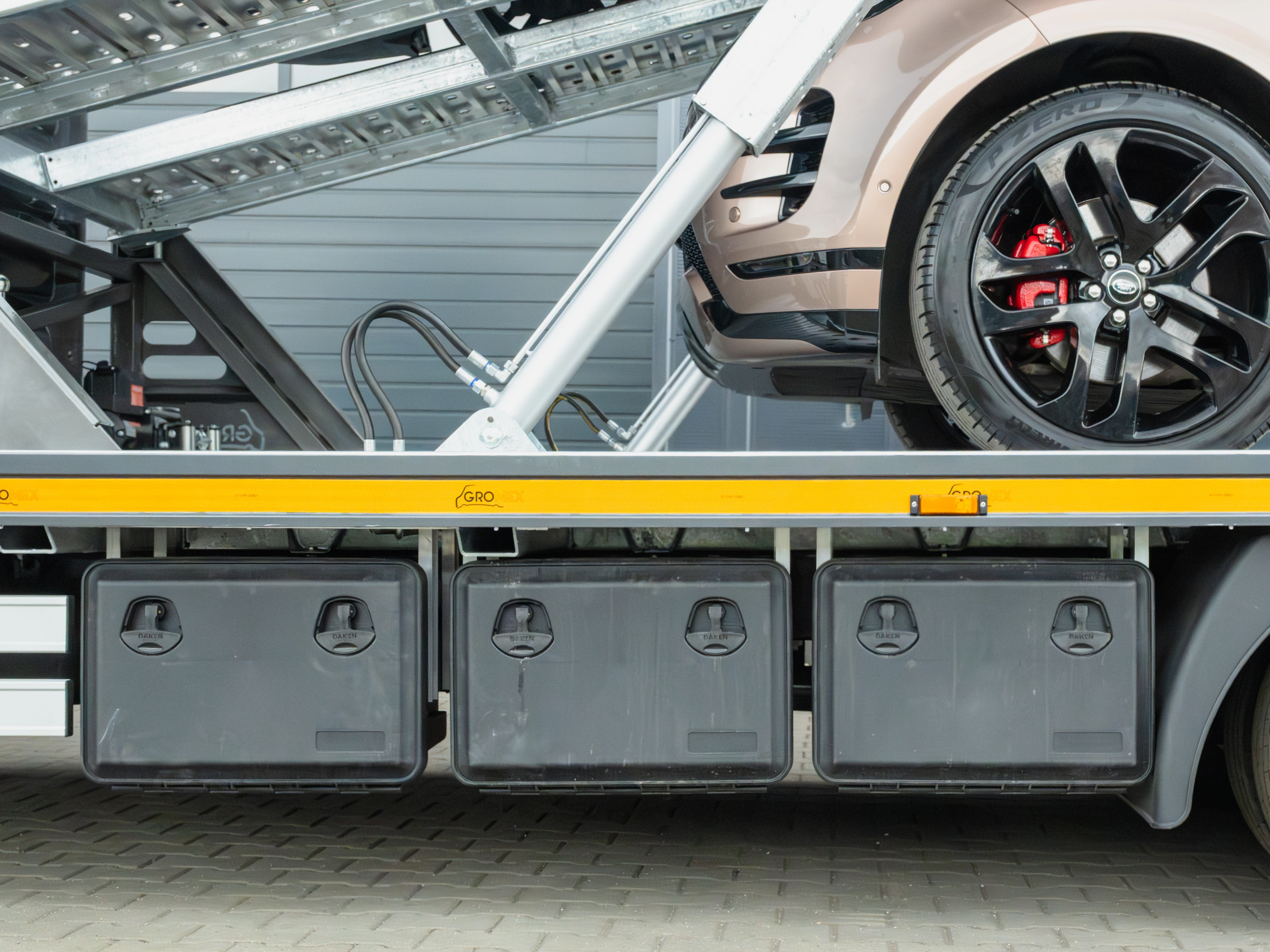 body gromex iveco 3.5 t toolboxes 
