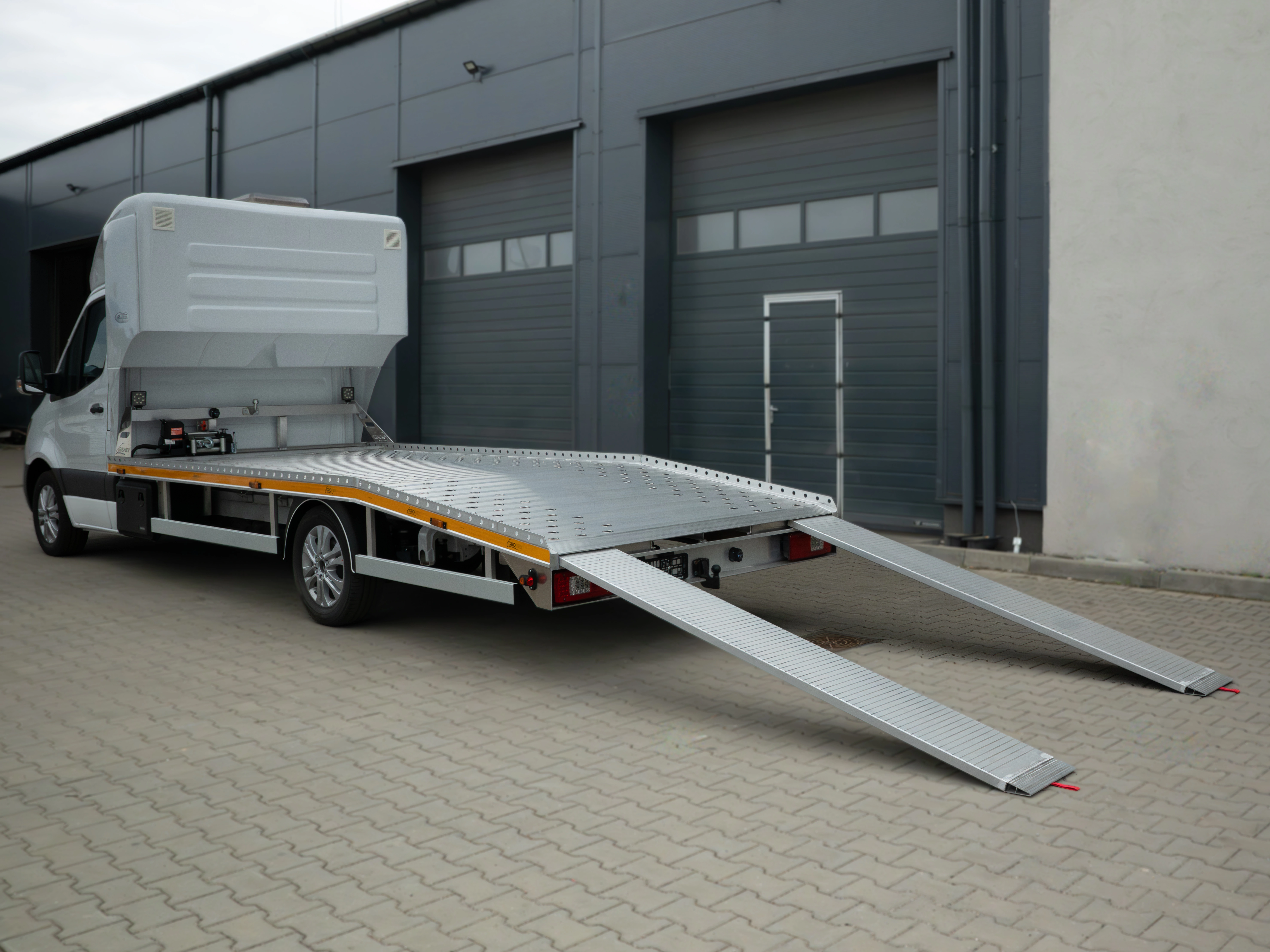 gromex aluminum roadside assistance body side view with invasion