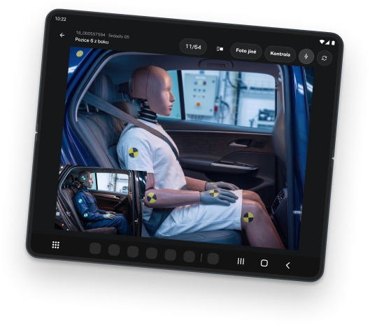 Photo Creation Guide shooting screen on a foldable device