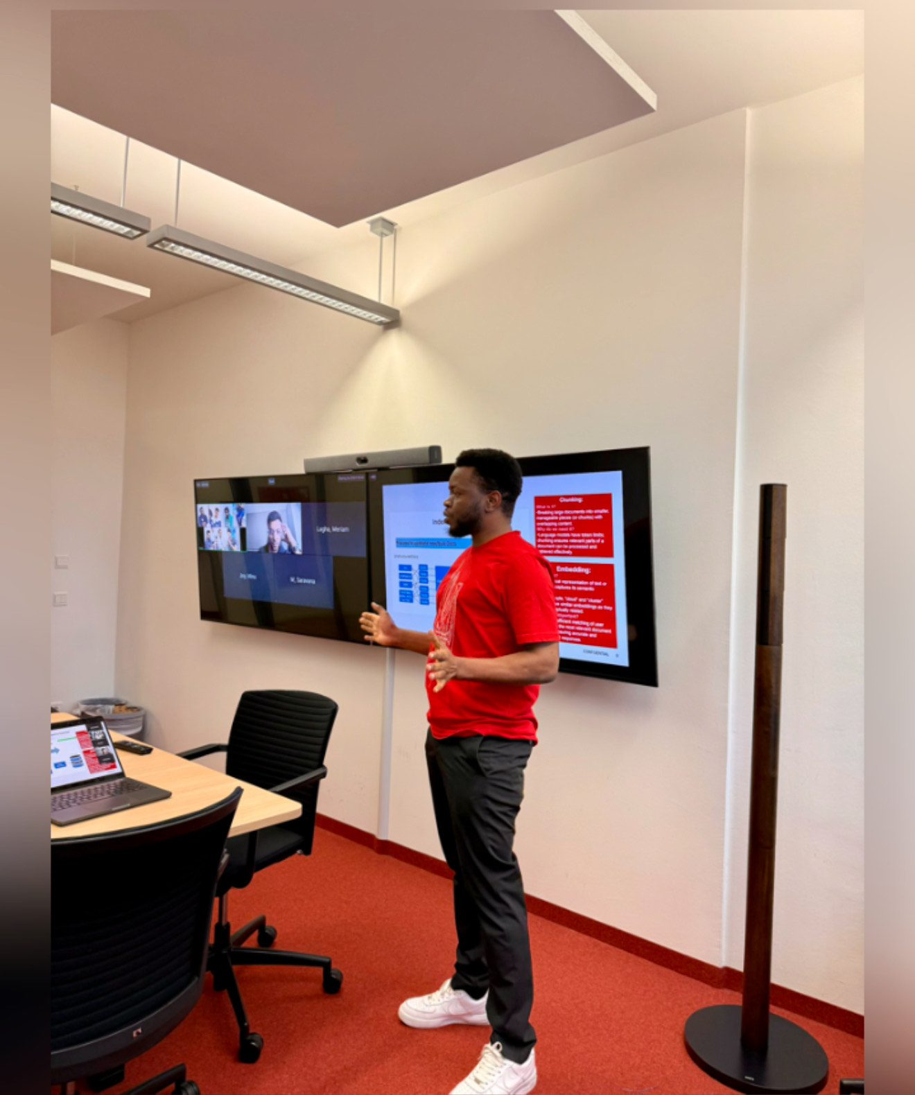 Clinton at a team presentation