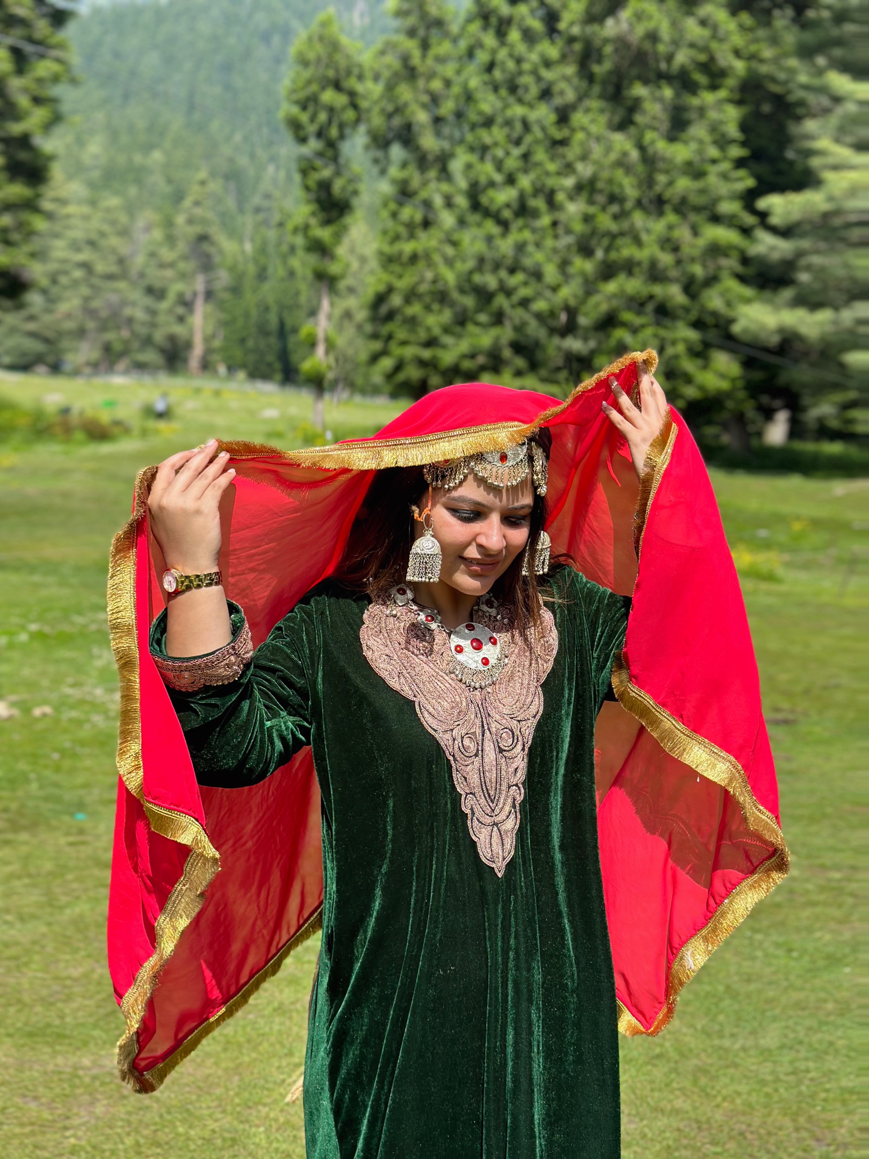 Smriti during her travel across the valleys of Kashmir, India