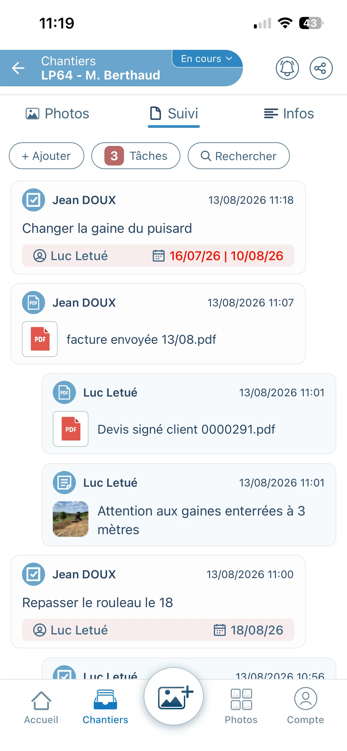Fil de suivi d'un chantier dans Letmo : devis signé et facture en PDF, tâches assignées avec échéance et note illustrée