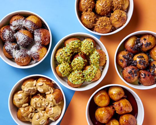 Assortiment de mikaté, beignets congolais faits maison de La Mikateria