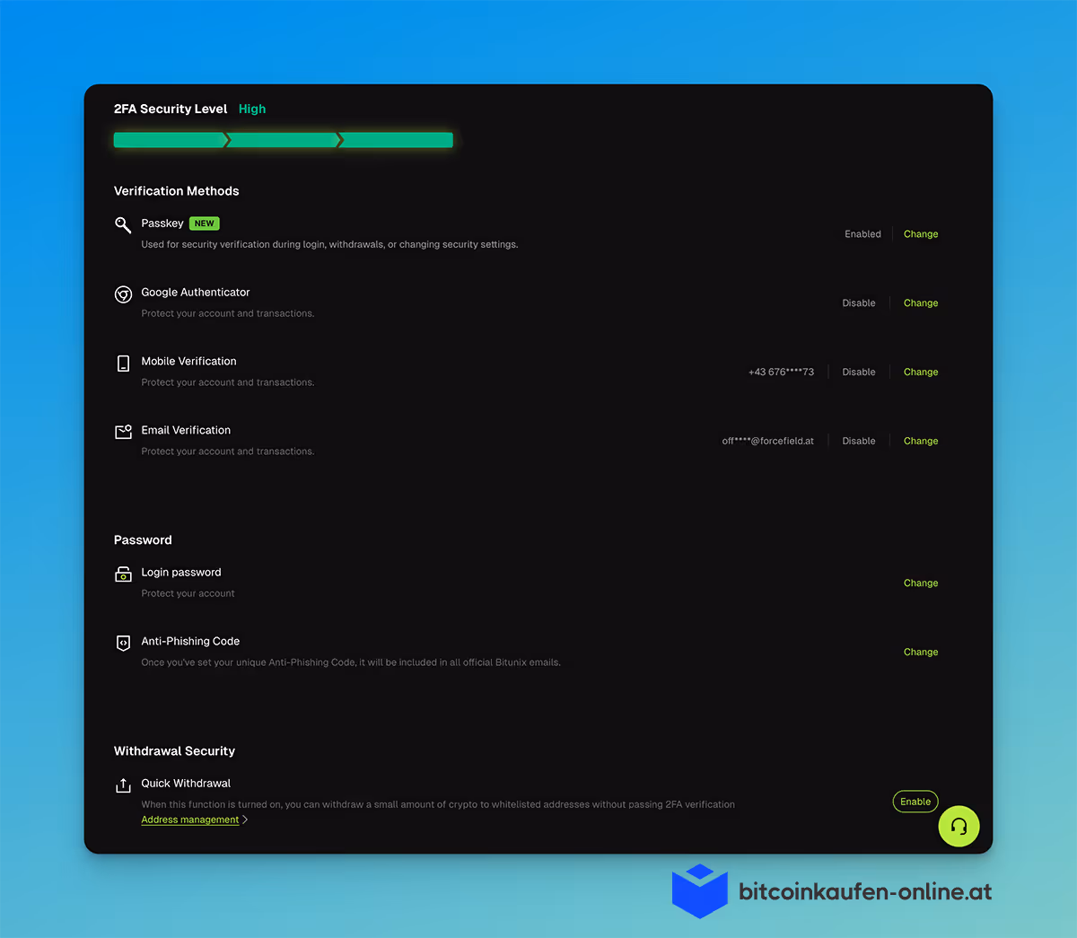 Benutzeroberfläche mit Anzeige der 2FA-Sicherheitsstufe „Hoch“ und Verifizierungsmethoden wie Passkey, Google Authenticator, Mobil- und E-Mail-Verifizierung, Passworteinstellungen, Anti-Phishing-Code und Sicherheitsoptionen für Auszahlungen.