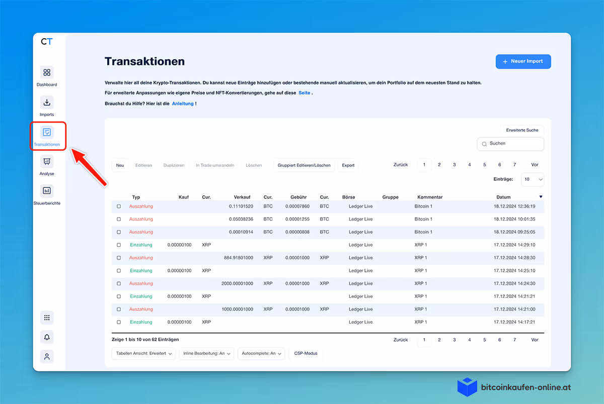 CoinTracking-Dashboard für Kryptowährungstransaktionen, wobei die Registerkarte "Transaktionen" durch einen roten Pfeil hervorgehoben ist, zeigt die letzten Transaktionen an. Zu den Details gehören Typ, Vermögenswert, Betrag, Datum und Funktionen.