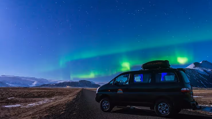 When to See the Northern Lights in Iceland: A Seasonal Guide