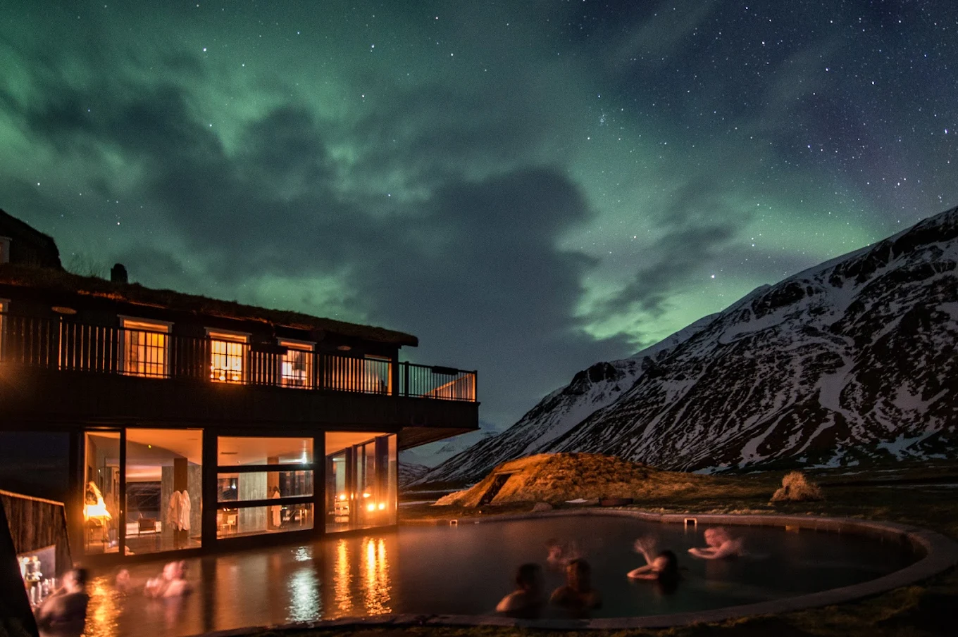 10 Best Iceland Hotels for Northern Lights Viewing