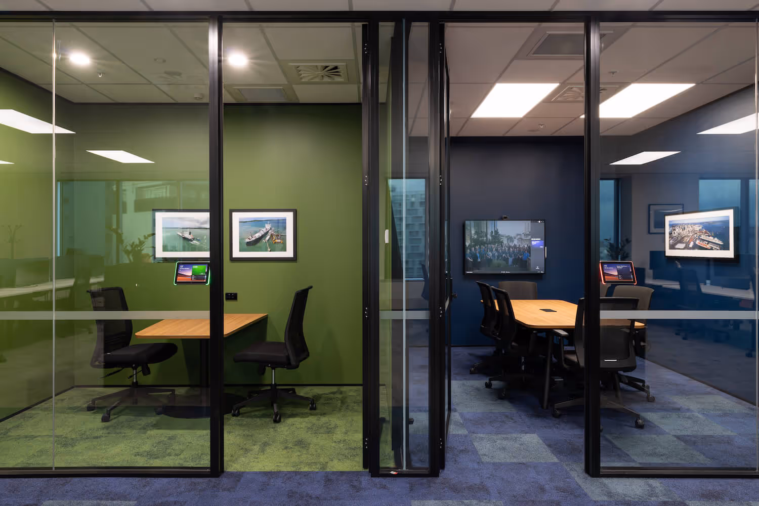 single offices with freestanding desks