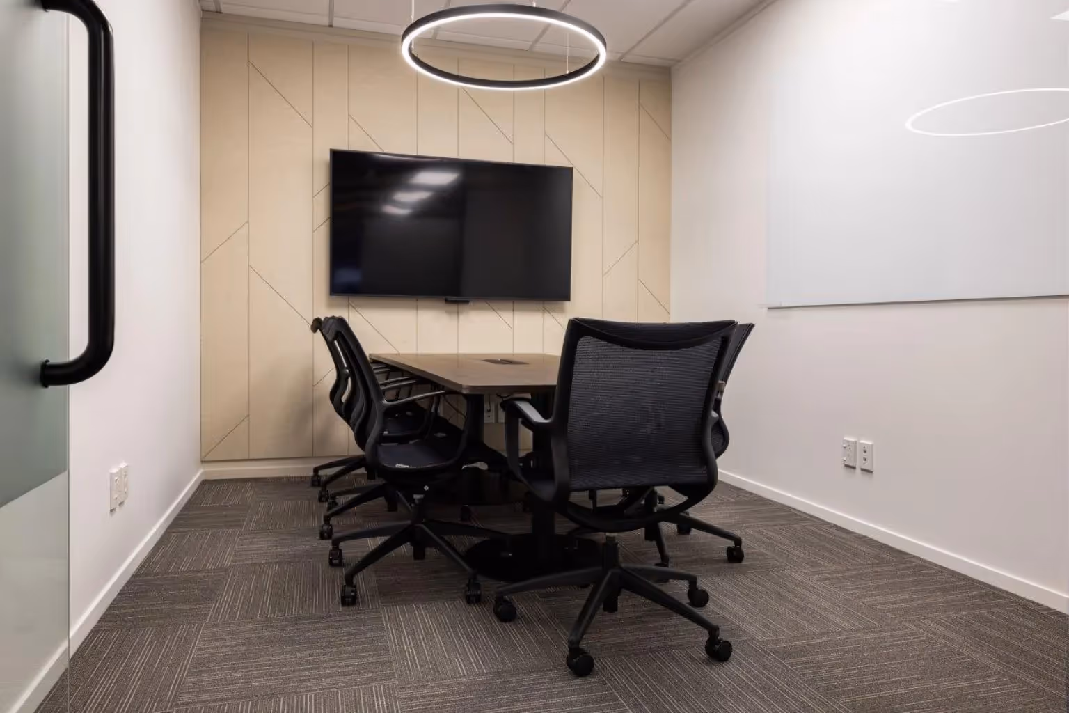 quiet meeting room furniture
