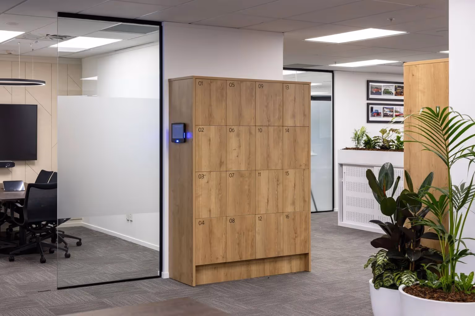 freestanding office lockers