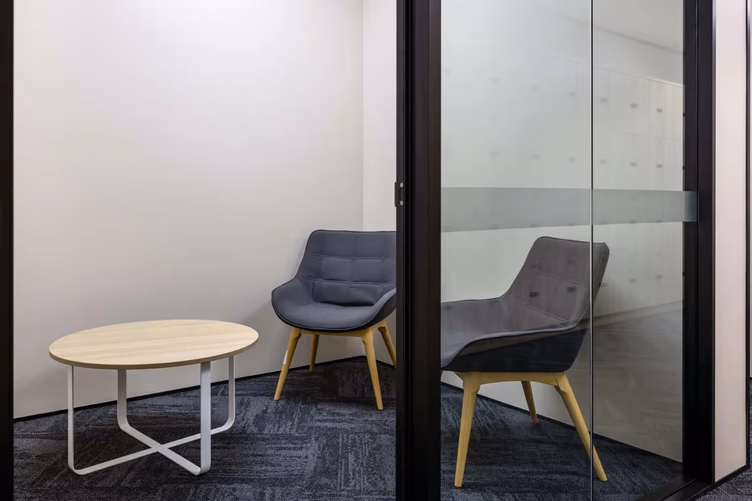quiet meeting room furniture