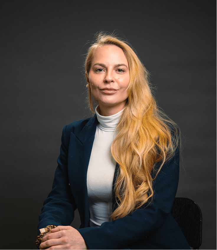 Alexandra de la Cruz lächelt
