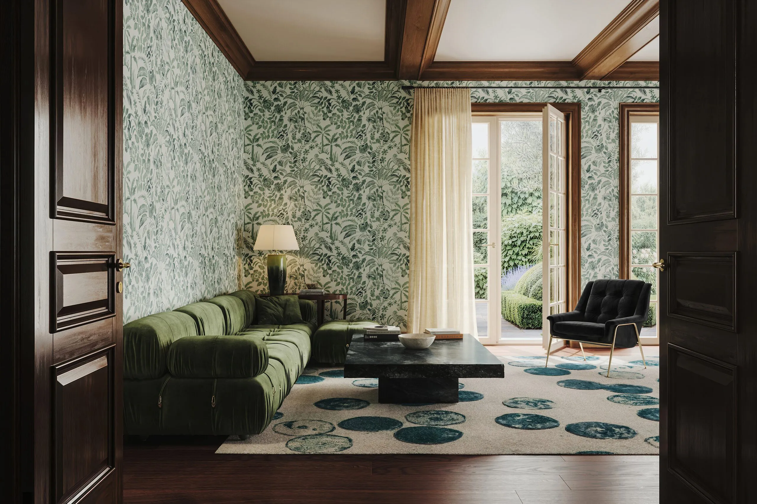 Wohnraum mit botanischem Wandbelag in Grün und Teppich mit Kreismotiv, gesehen durch eine dunkle Holztür, 3D Visualisierung für Perennials