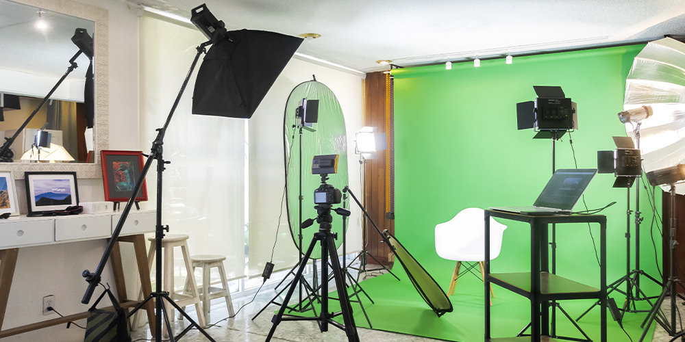 Producción de video con luces LED Godox dentro de Estudio 2957