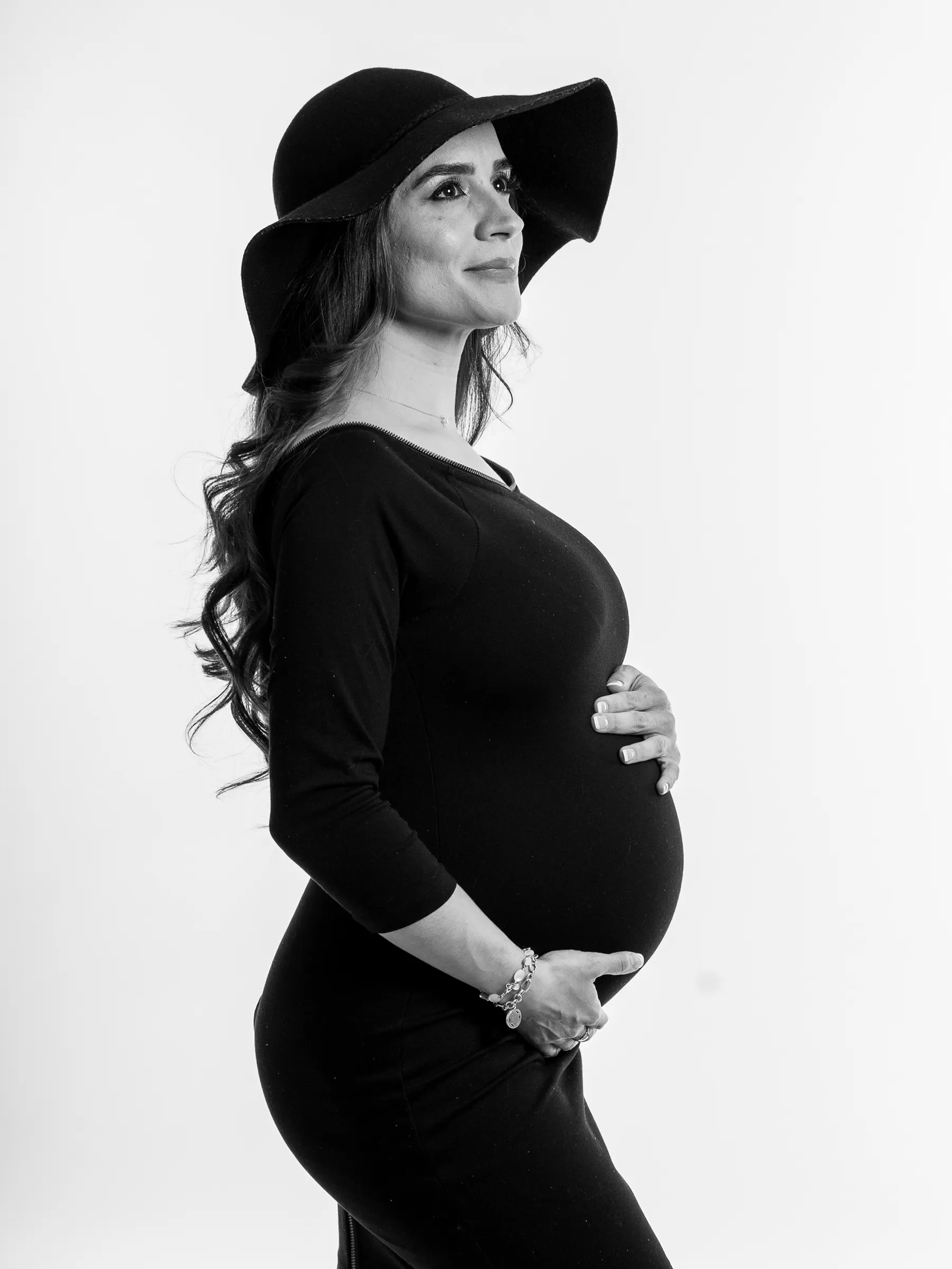 Retrato de embarazo en estudio fotográfico CDMX