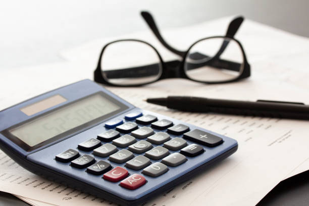 323.200+ Calculadora Fotos Fotografías de stock, fotos e imágenes libres de  derechos - iStock
