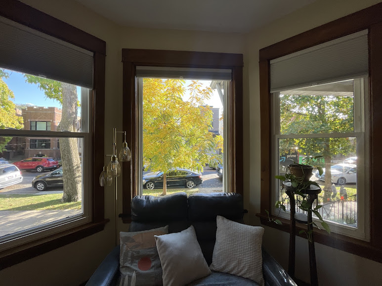 Window cleaning services and commercial window cleaning with power washing services in Chicago, IL with free estimate. Call for special offers.