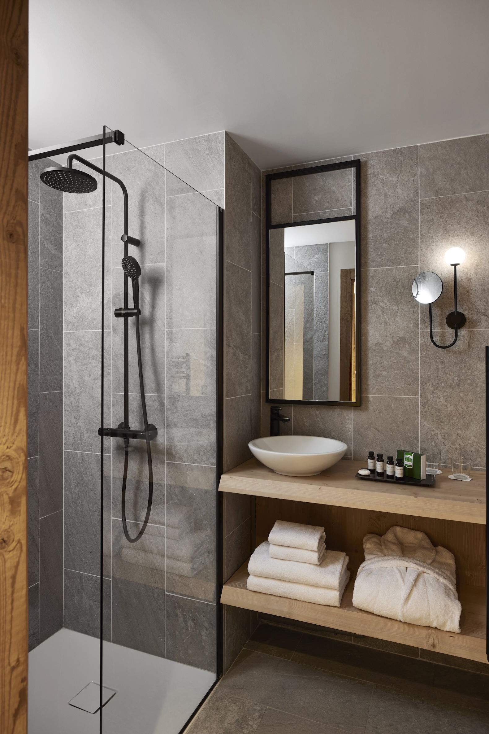 chambre supérieure salle de bain Chalet Alpen Valley à Combloux Mont Blanc