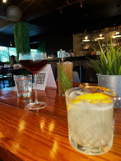 Colmena Bar business image