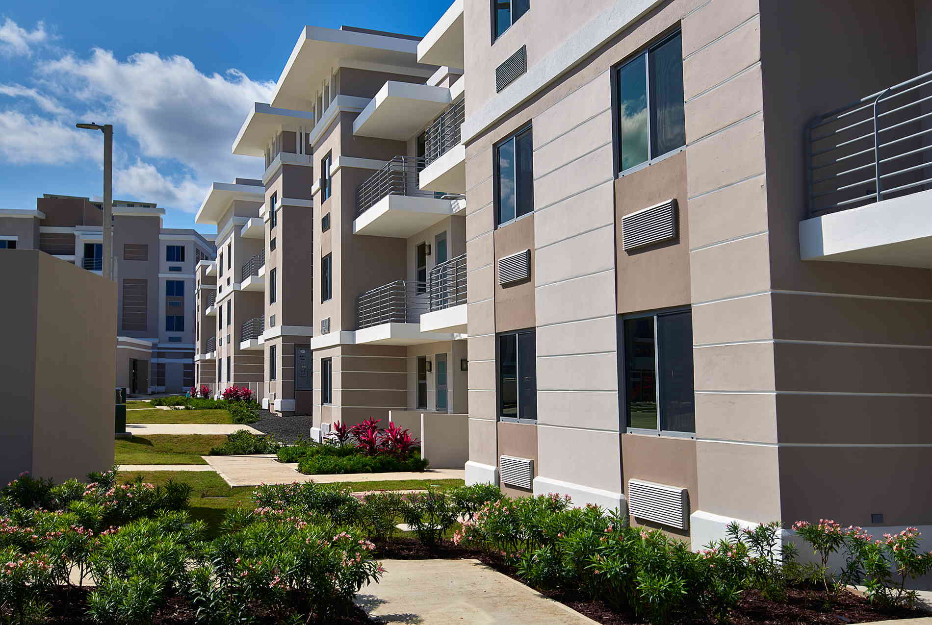 F&R Construction Group, Inc. business image
