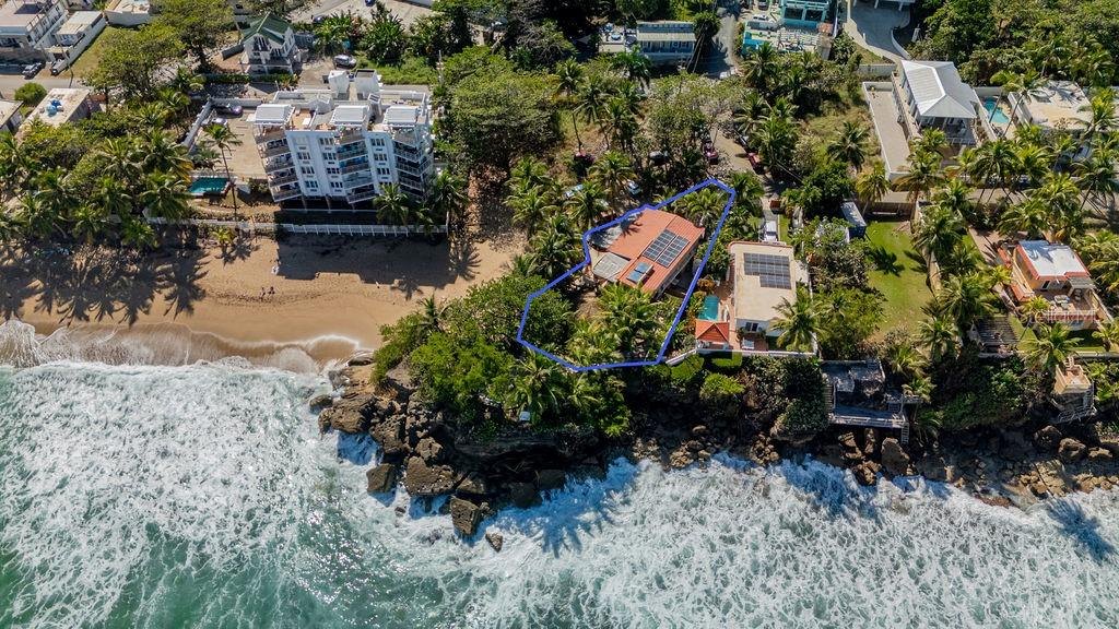Multi-unit coastal property at Sandy Beach in Rincón