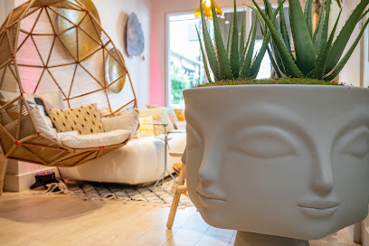 Lulu Puras business image