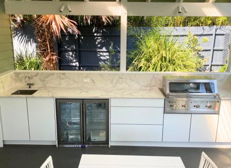 Custom Outdoor Kitchen Creates the Ultimate Entertaining Space in Bilgola Plateau