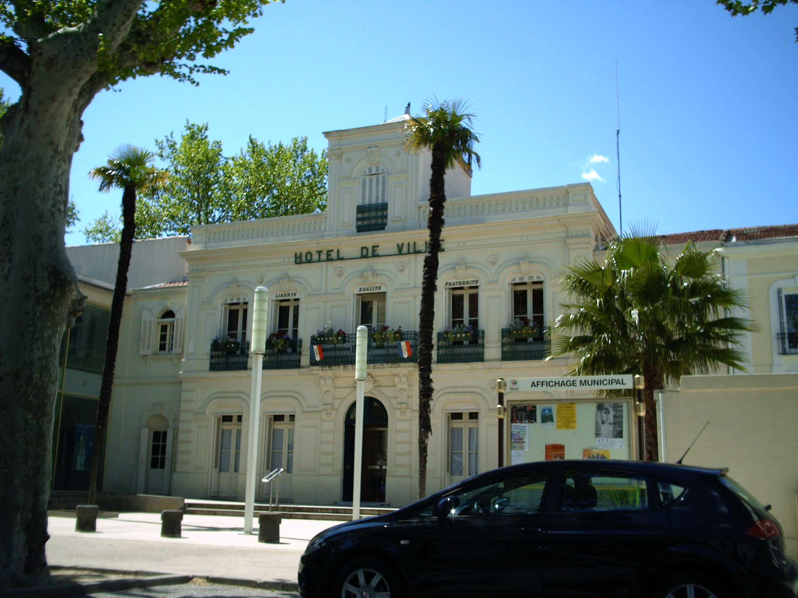 Il s'agit d'une photo de la ville Lunel.