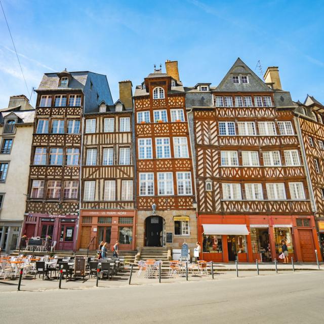 Il s'agit d'une photo de la ville Rennes.