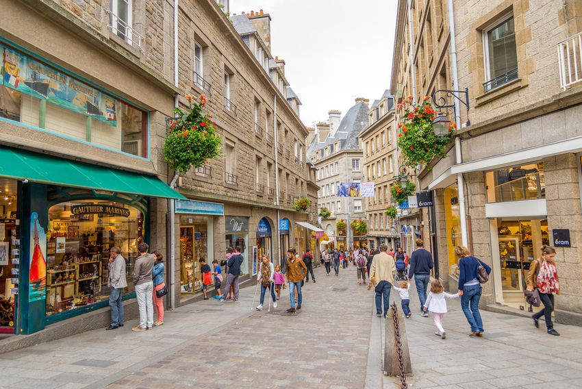 Il s'agit d'une photo de la ville St Malo.