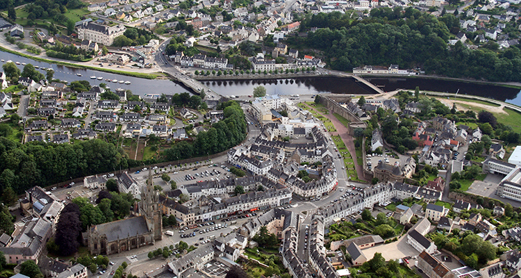Il s'agit d'une photo de la ville Hennebont.