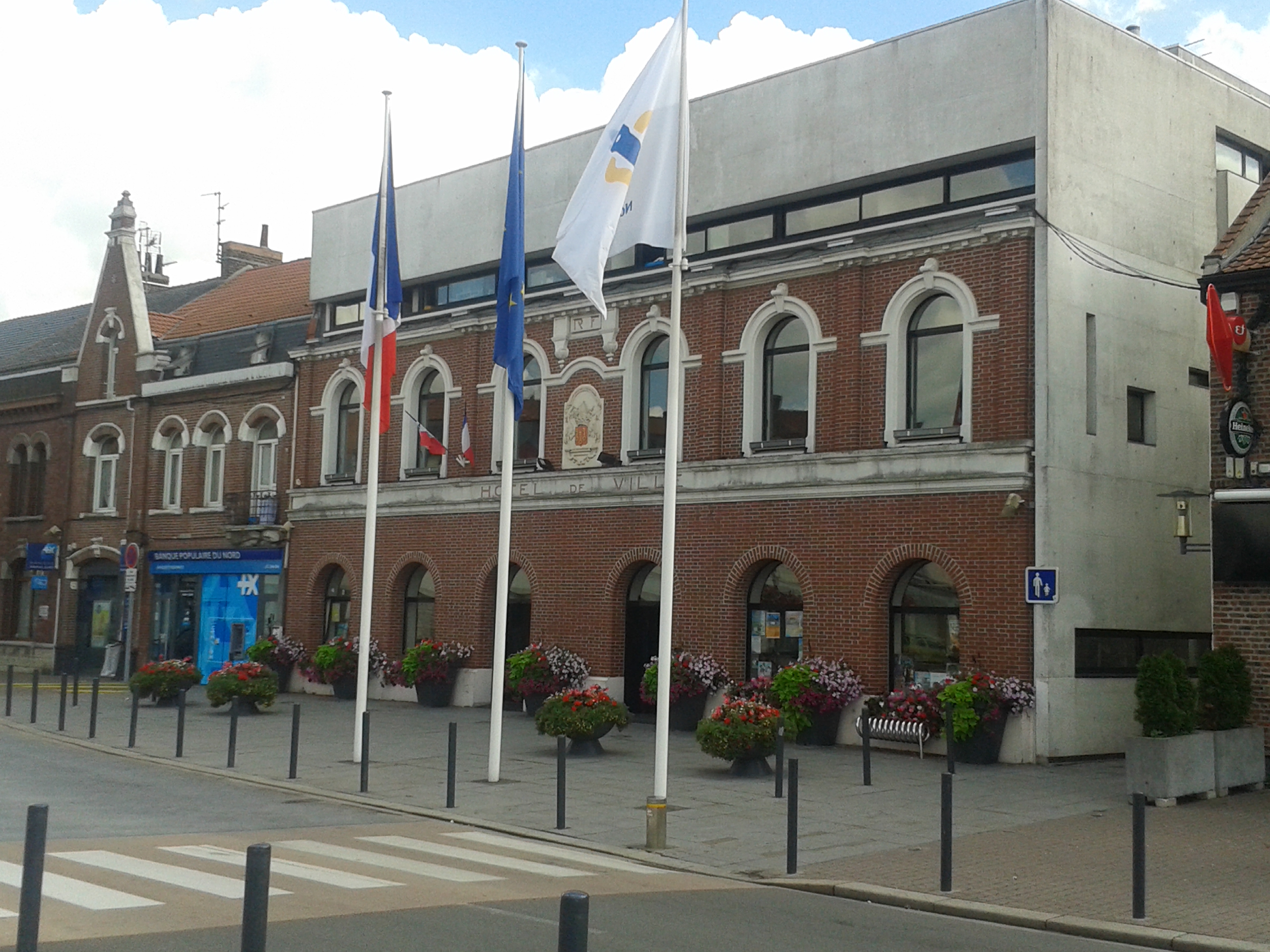 Il s'agit d'une photo de la ville Harnes.