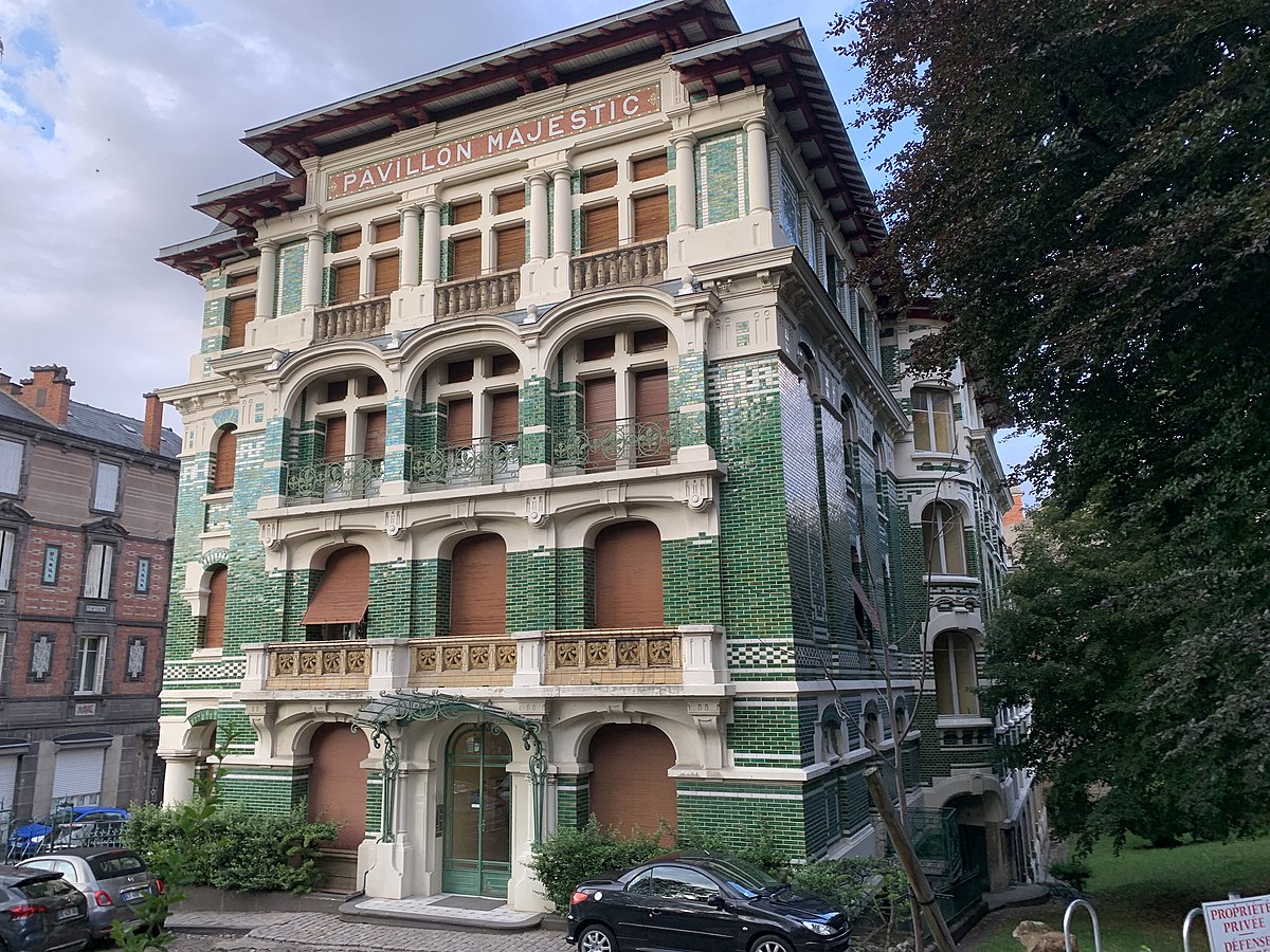 Il s'agit d'une photo de la ville Chamalieres.