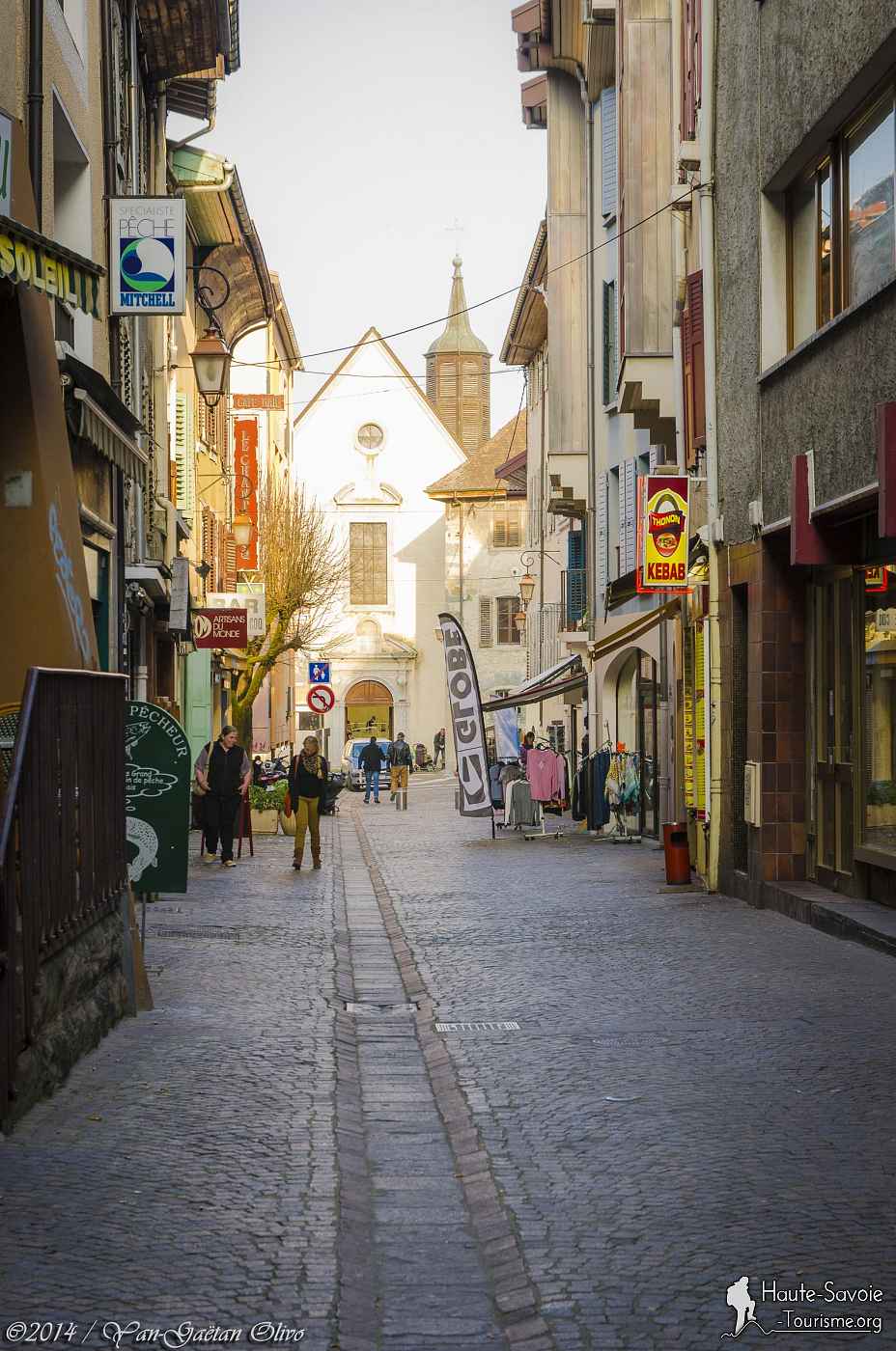 Il s'agit d'une photo de la ville Thonon les Bains.