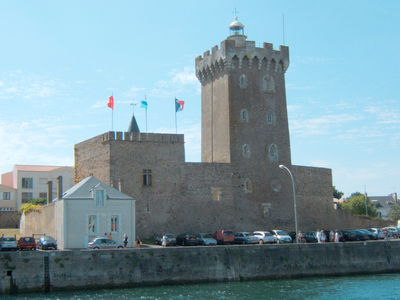 Il s'agit d'une photo de la ville Chateau d Olonne.