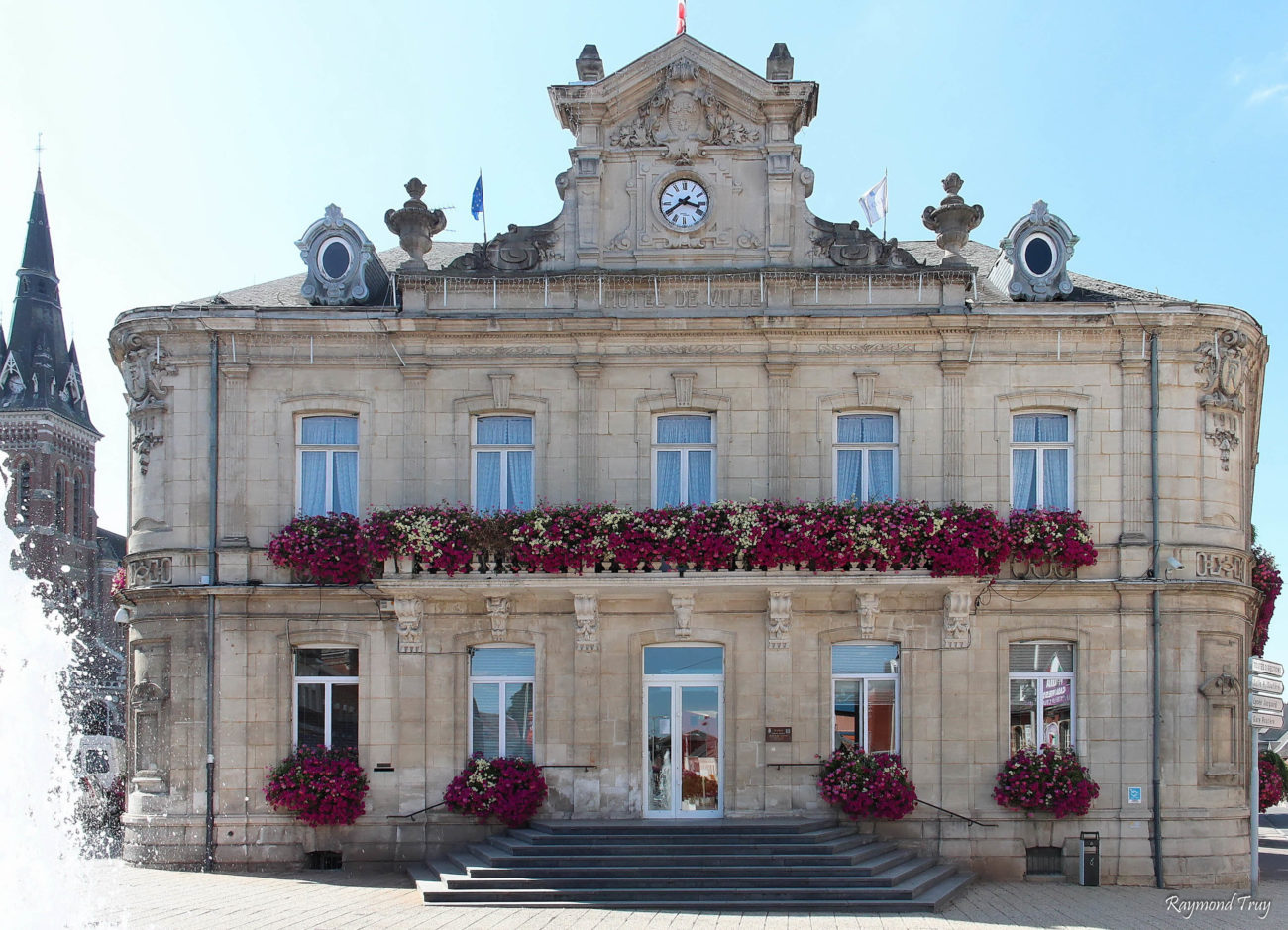 Il s'agit d'une photo de la ville Caudry.