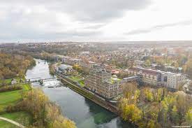 Il s'agit d'une photo de la ville Noisiel.