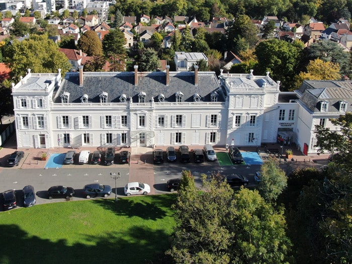 Il s'agit d'une photo de la ville Ris Orangis.