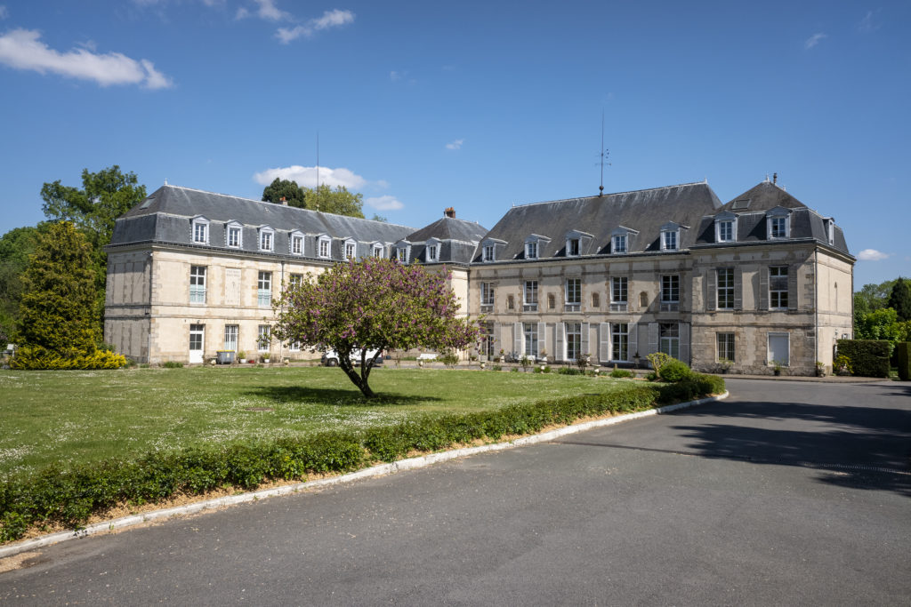 Il s'agit d'une photo de la ville Villebon sur Yvette.