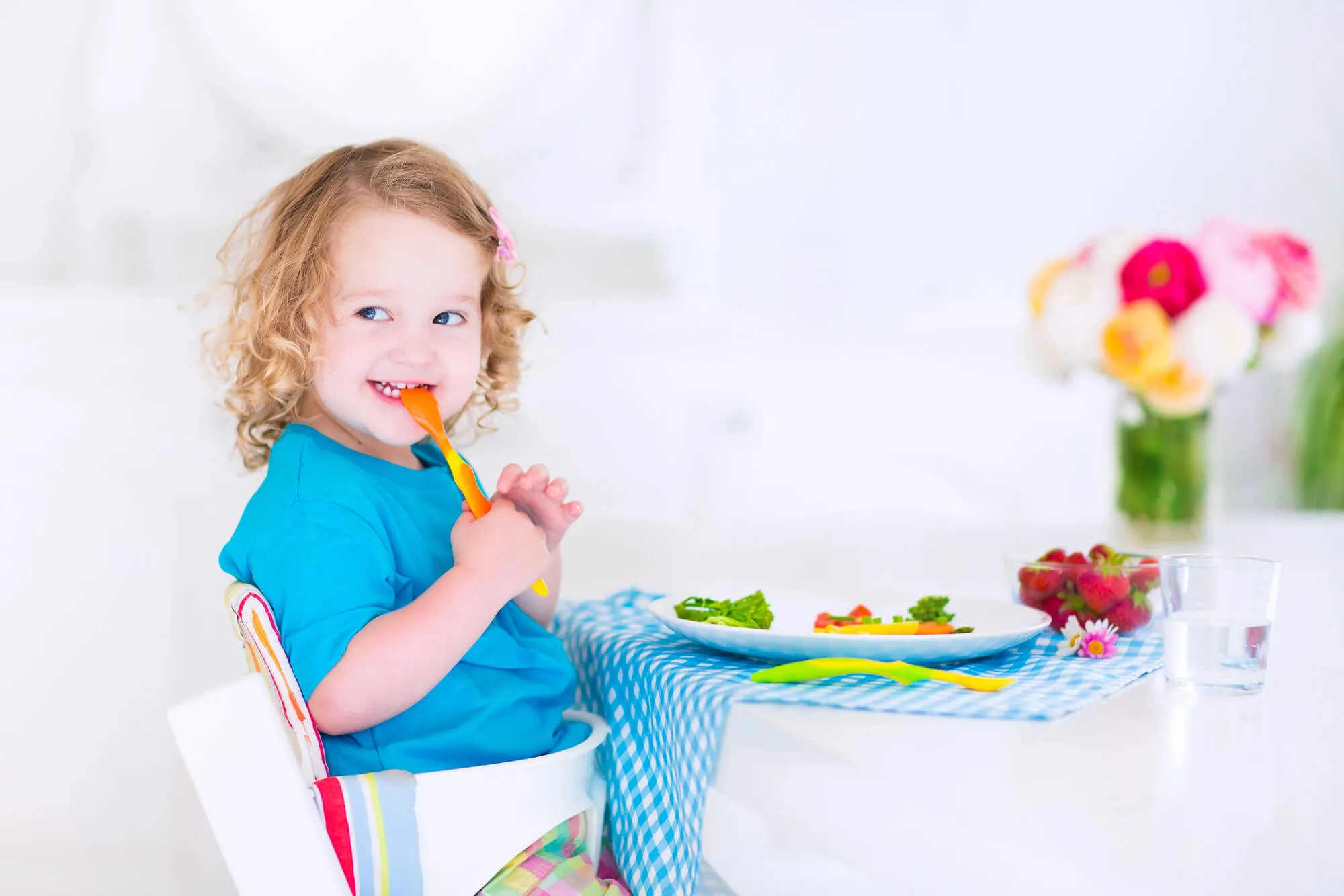 child eating healthy as advised by a pediatric dentist murfreesboro tn