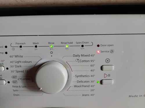 面板著Service燈,代表故障碼F06的燈號🛠️Whirlpool惠而浦前置式洗衣機 AWC7085A