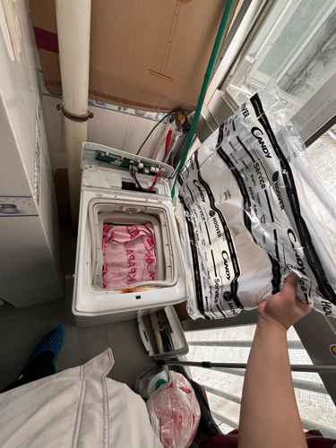 飛歌上置式洗衣機門鉸突然斷裂?學習這個維修案例的巧妙應對 🚪