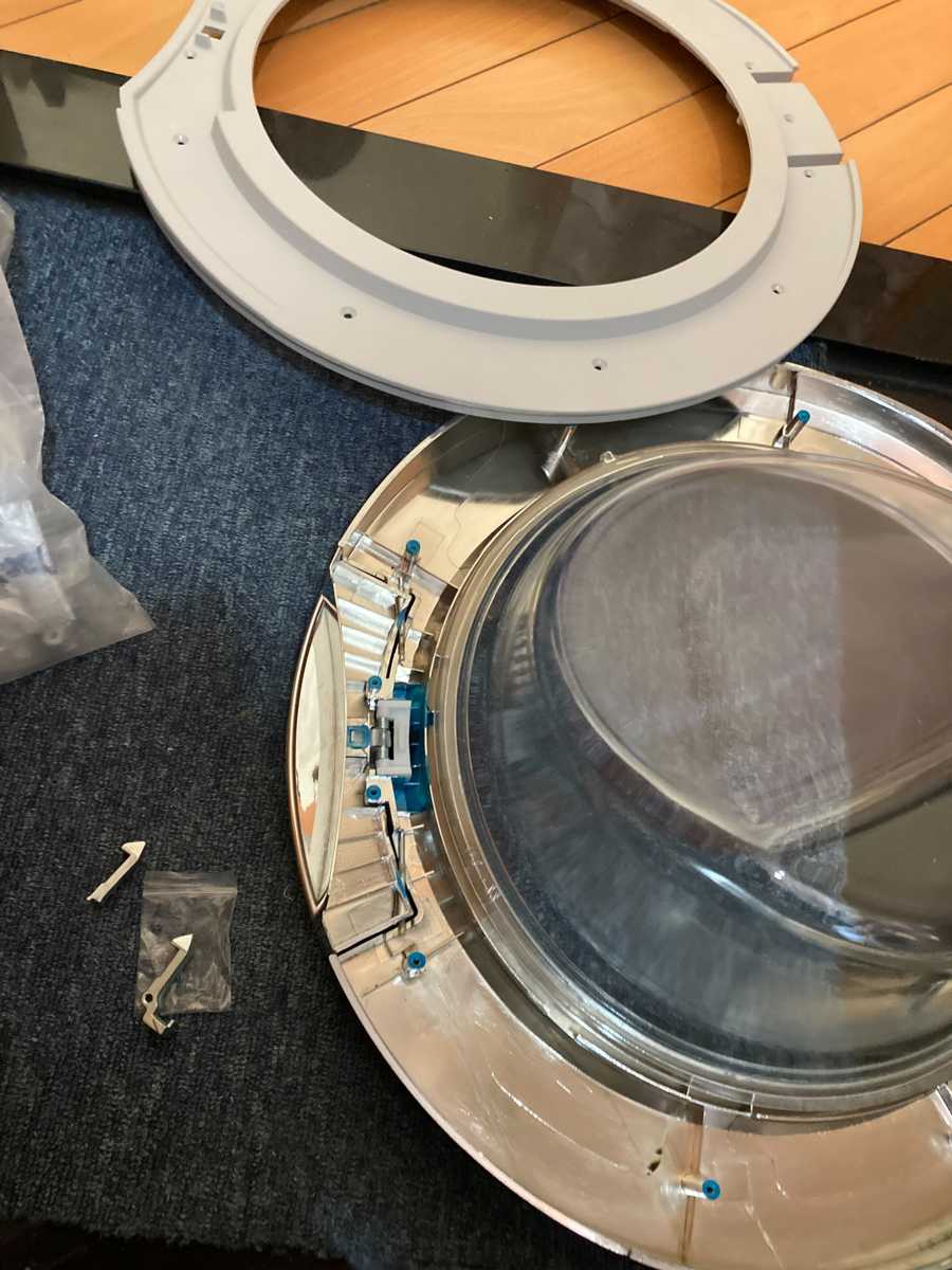 大掃除失誤揭秘：這部Brandt BWF系列洗衣機門勾斷裂背後的真相 🤔
