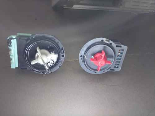 這部惠而浦FRAL系列洗衣機的突突突噪音從何而來?髮夾卡泵現場排查 🧐