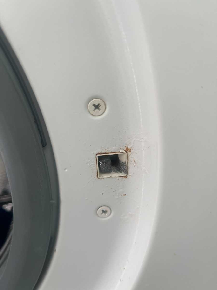 新手丈夫首度操作這部Zanussi ZWSH系列洗衣機，急拉門釀門勾斷裂成意外學習時刻📚