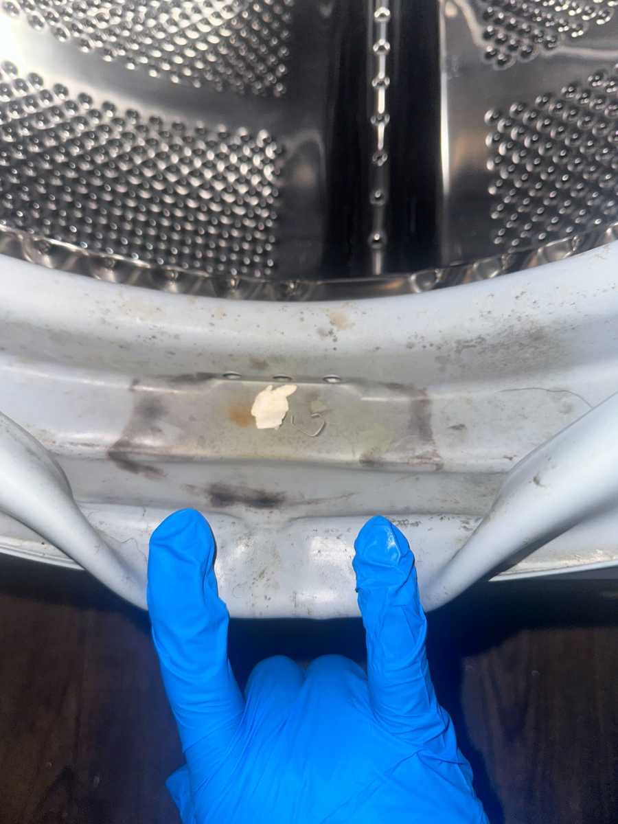 「完全不能接受」租客對這部Siemens前置式洗衣機門膠邊的第一印象 🫧